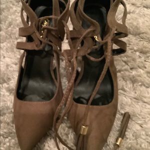 Qupid suede pointed 3” Olive color strapped heel
